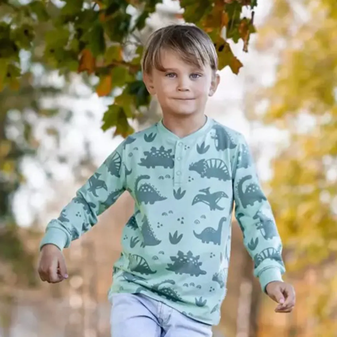 Geggamoja® Kids Long-Sleeve Henley Shirt in Organic Cotton/Bamboo - GREEN DINOS