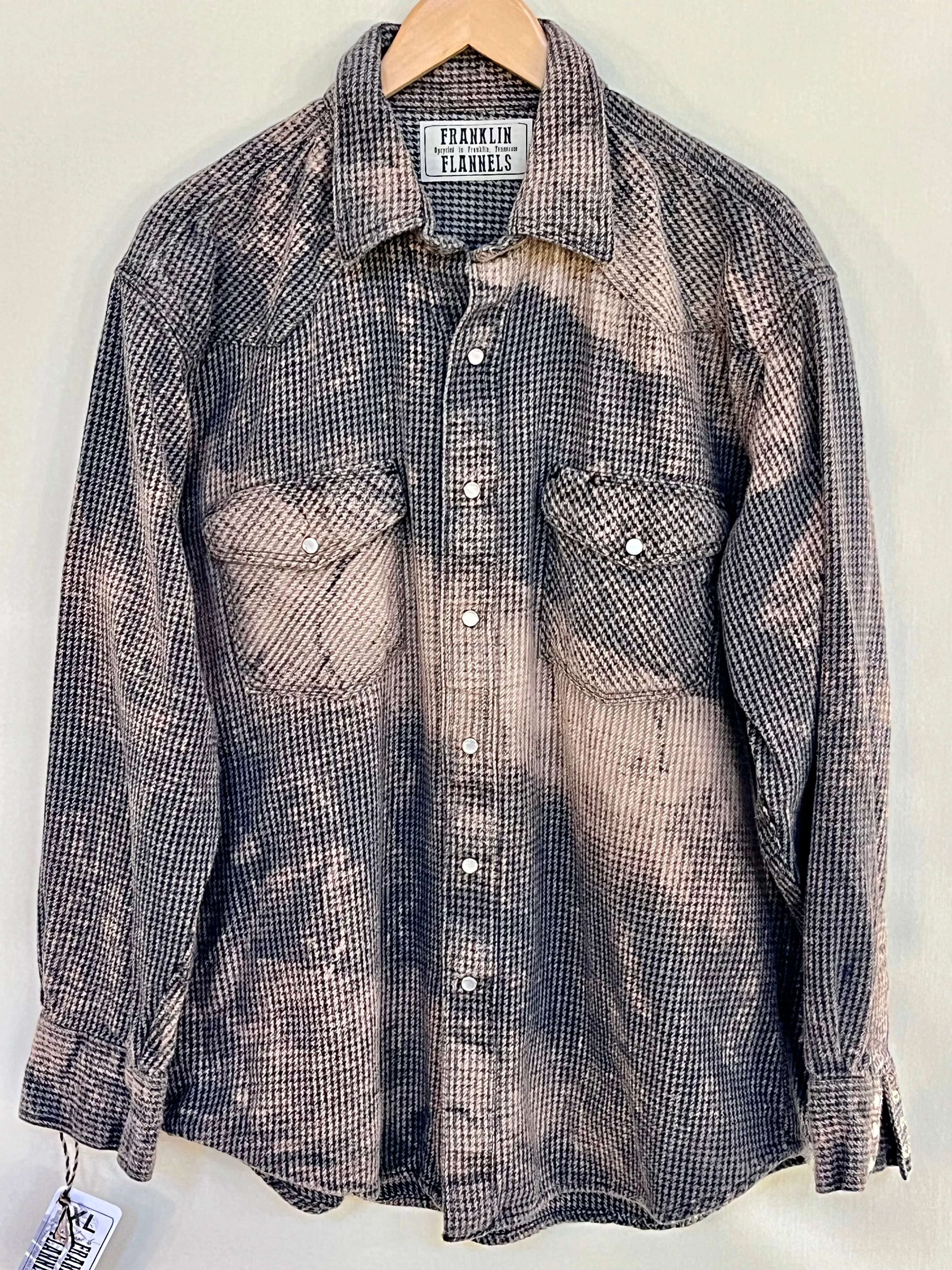 Vintage Western Style Grey, Black and Light Pink Flannel Size XL